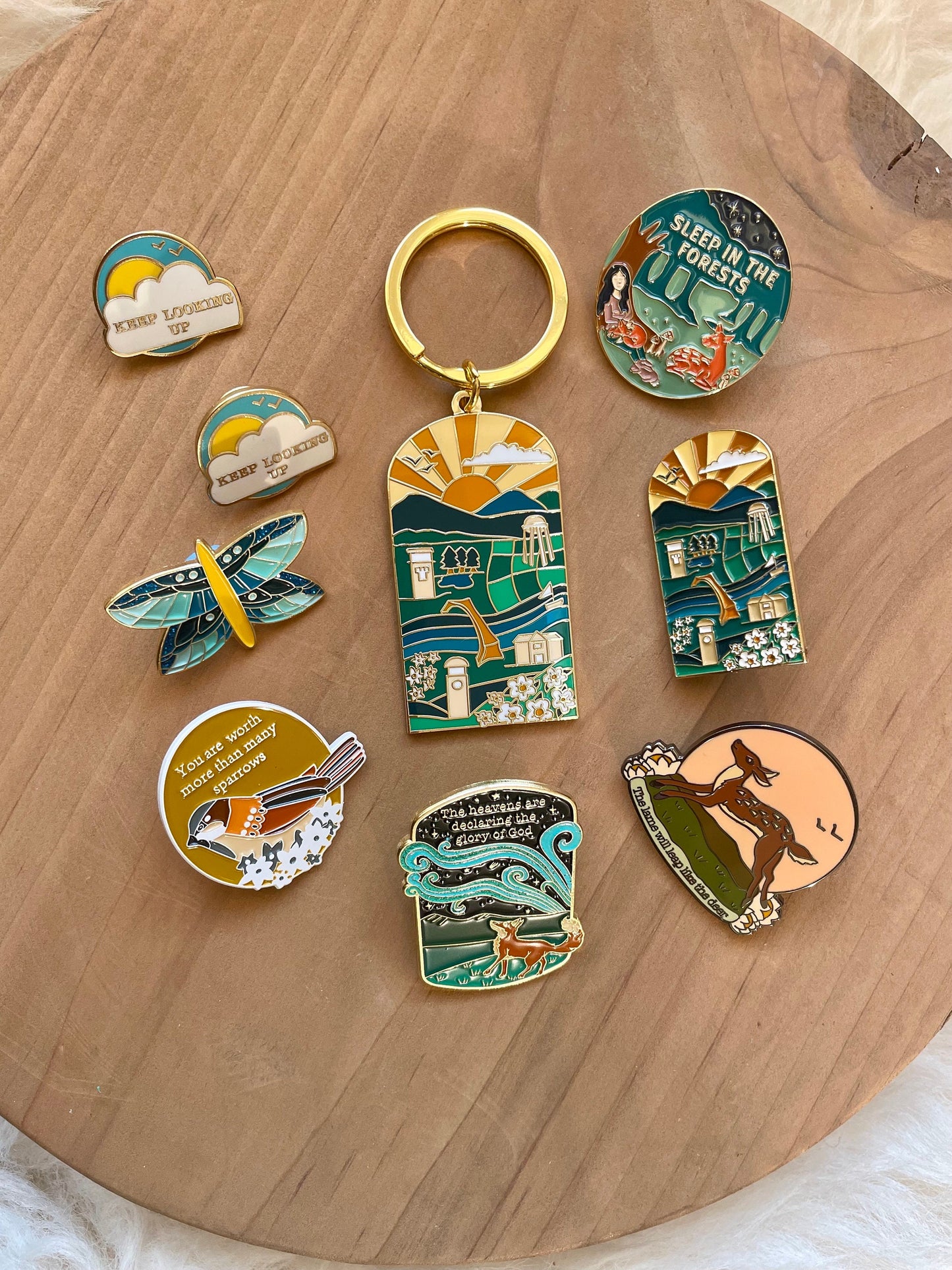 Keep looking up Pin or Magnet